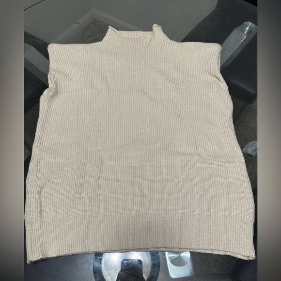 Mockneck knitted sweater. NWOT - Picture 1 of 4